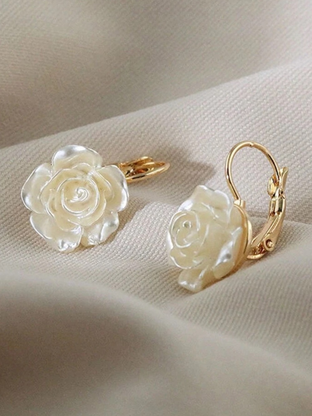 White French Pearl Camellia Flower Earrings‎